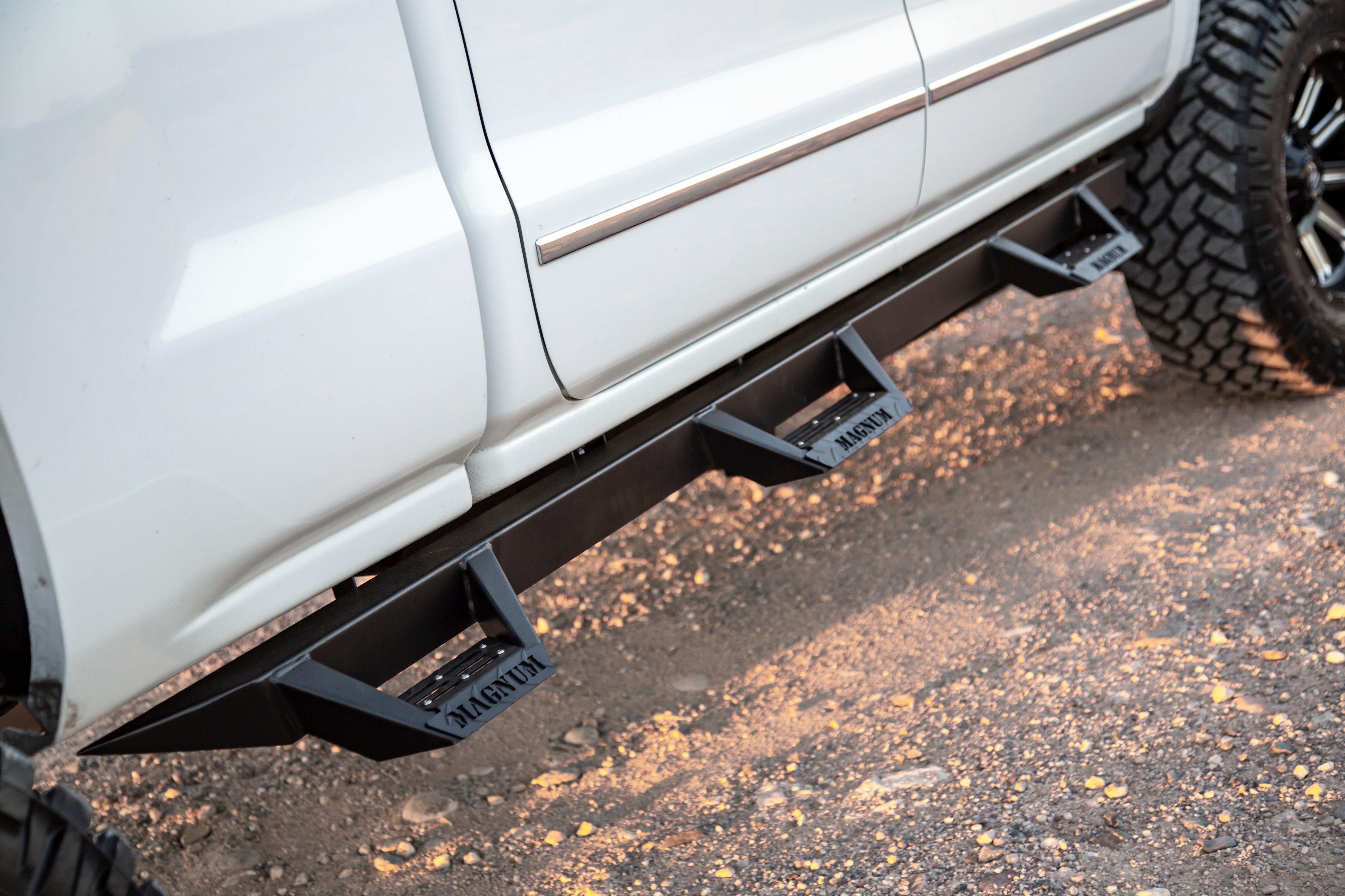 Magnum RT Wheel to Wheel Drop Steps - Black Textured Steel
